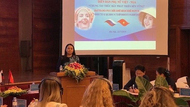Chairwoman of the VWU Central Committee Nguyen Thi Thu Ha speaks at the forum. (Photo: ND)