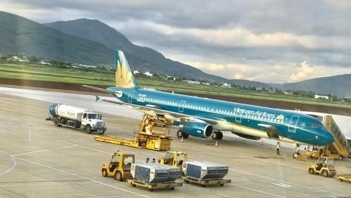 The national flag carrier Vietnam Airlines has announced it will cancel five flights on the route between the northern port city of Hai Phong and Ho Chi Minh City on August 2 due to storm Wipha (Photo: VNA)
