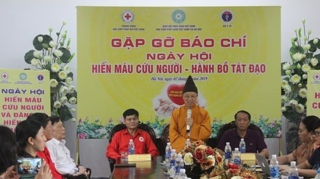 Most Venerable Thich Thanh Quyet, Vice Chairman of the VBS’s Executive Council and head of the Vietnam Buddhist Academy, speaks at the press conference to introduce the festival (Photo: http://dangcongsan.vn)