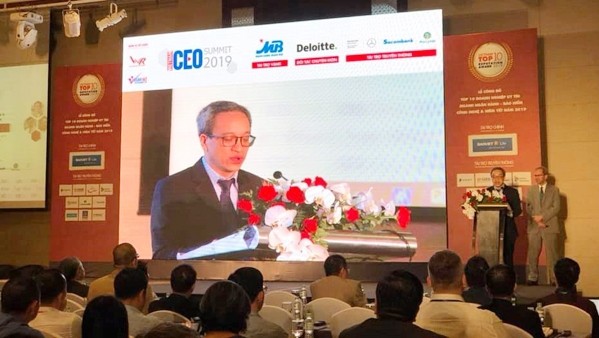 Deputy Minister of Information and Communications Phan Tam speaks at the opening of the 2019 Vietnam CEO Summit, Hanoi, August 8, 2019. (Photo: ICTNews)