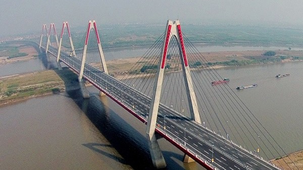 Nhat Tan Bridge, a project funded by Japanese ODA.