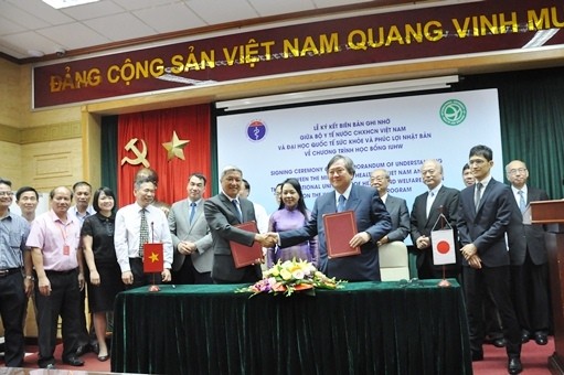 At the signing ceremony (Source: MoH)