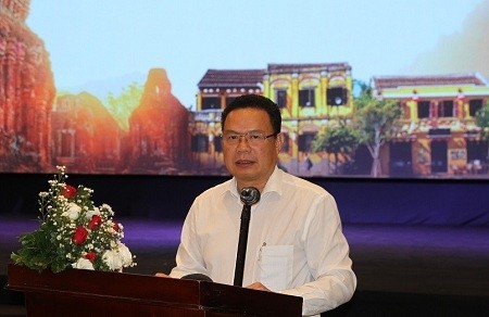 Le Van Thanh, Vice Chairman of the Quang Nam provincial People's Committee, at the press conference (Photo:VGP)