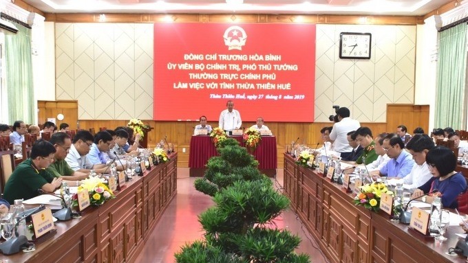 Deputy PM Truong Hoa Binh speaking at the working session (Photo: thuathienhue.gov.vn)