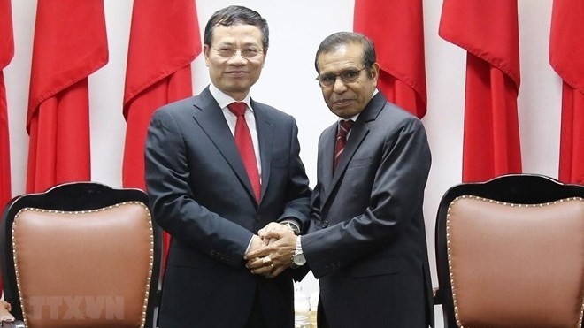 Special envoy of Vietnamese Prime Minister Nguyen Manh Hung (L) and Prime Minister of Timor Leste Taur Matan Ruak (Source: VNA)