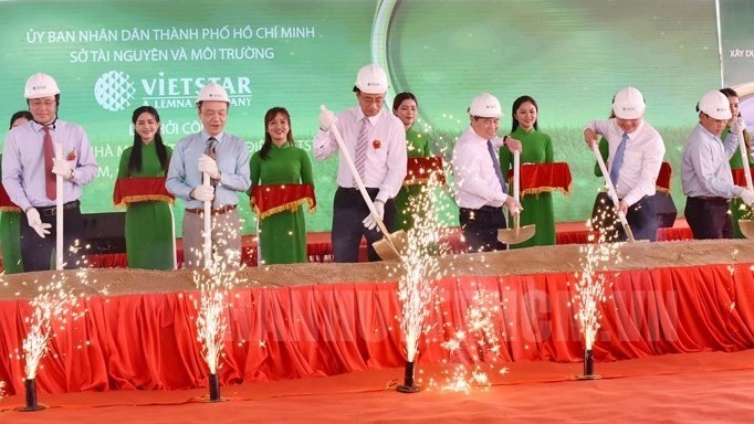 Delegates at the ground-breaking ceremony (Photo: thanhuytphcm.vn)