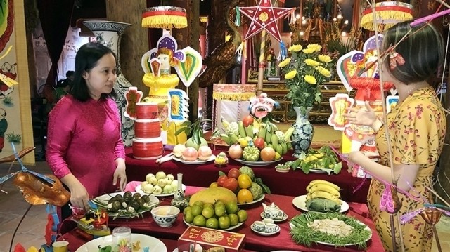 A mid-autumn festival feast prepared at Kim Ngan communal house. (Photo: NDO)