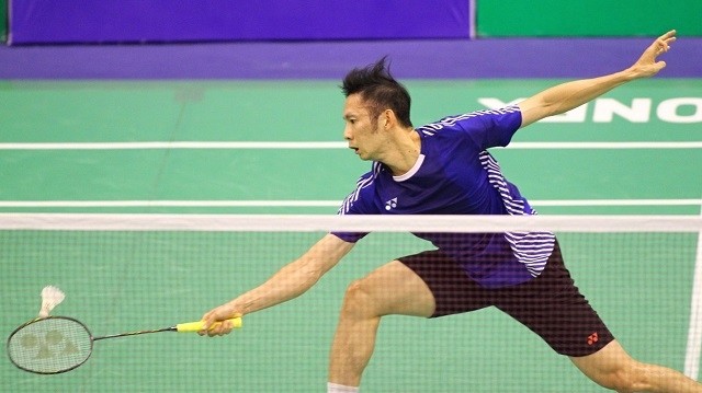 Host player Nguyen Tien Minh books his first win at the first round of the Vietnam Open Badminton Tournament 2019 in Ho Chi Minh City on September 11. (Photo: Zing)