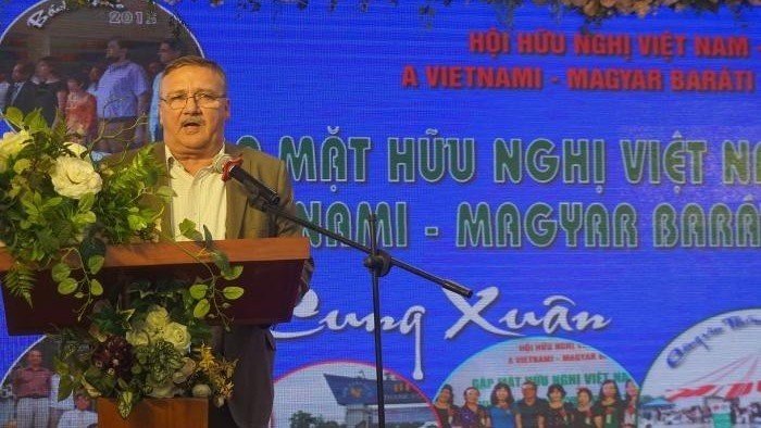 Hungarian Ambassador to Vietnam Ory Csaba speaking at the get-together. (Photo: thoidai.com.vn)