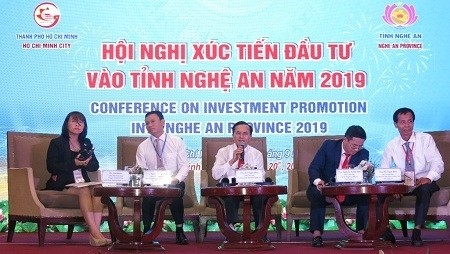 Nghe An leaders speaking about the province's potential at the conference (Photo: VGP)