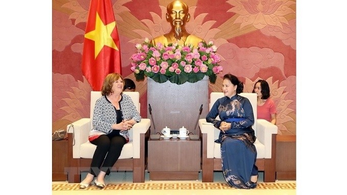 NA Chairwoman Nguyen Thi Kim Ngan (R) receives Senator Catherine Deroche, President of the France-Vietnam Friendship Parliamentarians’ Group of the Senate of France. (Photo: VNA)