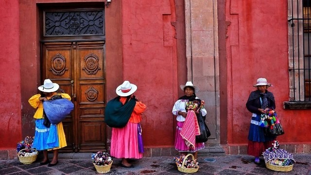 Street vendors in San Miguel de Allende city, Mexico (Photo credit: Nguyen Viet Thanh)