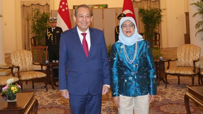 Deputy PM Truong Hoa Binh and Singaporean President Halimah Yacob (Photo: VGP)