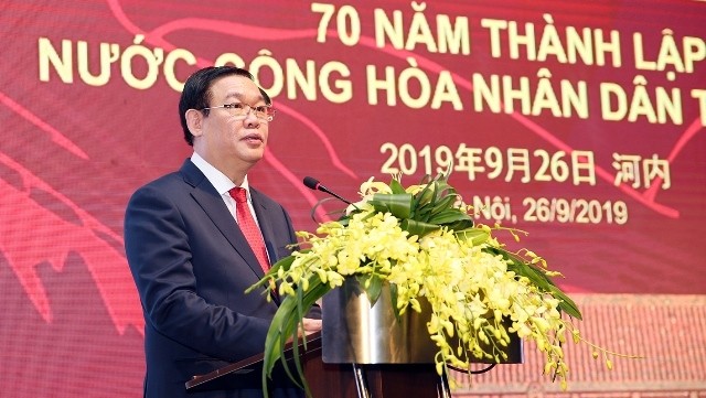 Deputy Prime Minister Vuong Dinh Hue speaks at the ceremony. (Photo: VGP)