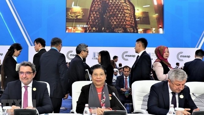 Vice Chairwoman of the National Assembly Tong Thi Phong (middle) represents Vietnam at the 4th Meeting of Speakers of Eurasian Countries’ Parliaments (MSEAP 4) (Photo: VNA)