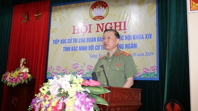Politburo member and Minister of Public Security, General To Lam speaks at the meeting with voters in Bac Ninh. (Photo: cand.com.vn)
