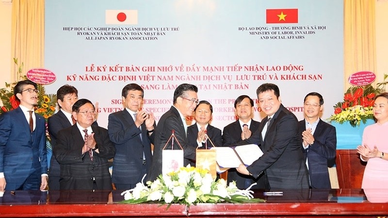The signing ceremony between the two sides