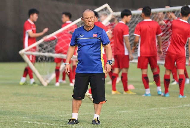 Head coach Park Hang-seo during a training session with his Vietnamese players.