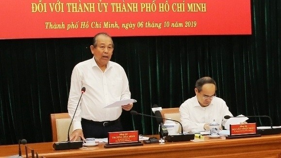 Deputy PM Truong Hoa Binh at the meeting with Ho Chi Minh City leaders on anti-corruption efforts (Photo: VGP)