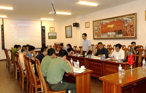 Permanent Vice President of the VFF Tran Quoc Tuan speaks at the meeting. (Photo: VFF)