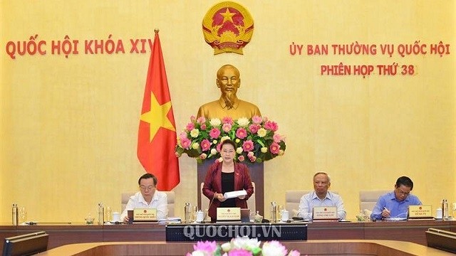 NA Chairwoman Nguyen Thi Kim Ngan (standing) speaks at the opening ceremony of the 38th meeting of the NA Standing Committee in Hanoi on October 14, 2019. (Photo: quochoi.vn)