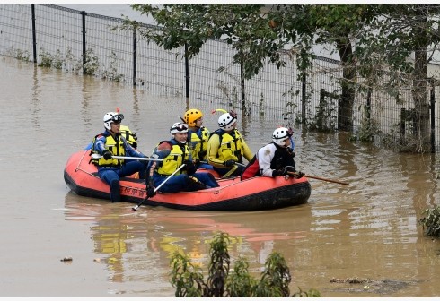 Rescuers work at the flooded area in Nagano Prefecture, Japan, October 14, 2019. (Photo: Xinhua)