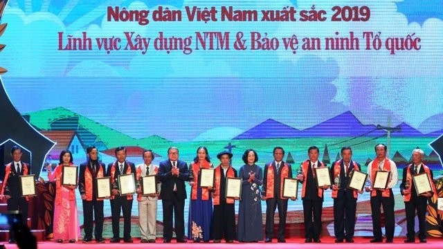 The ceremony to honour outstanding Vietnamese farmers in 2019 (Photo: CPV)