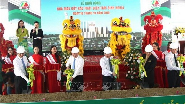 The ceremony to commence construction of the Tam Sinh Nghia waste-to-energy plant (Photo: VNA)