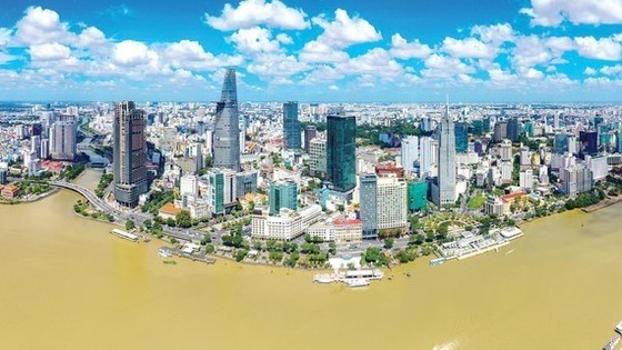 HCMC has determined finance as one of its key services. (Photo: SGGP)