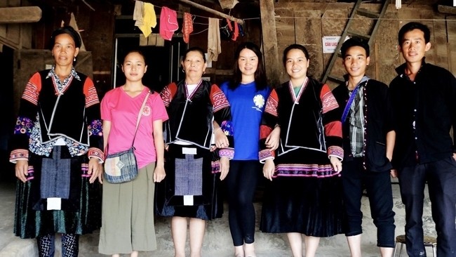 The project team "Our music" went on a field trip to De Hai village, Sinh Phinh commune, Tua Chua district, Dien Bien province. Photo: AHD