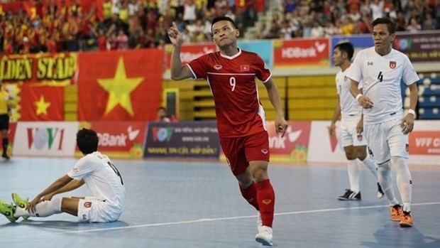Vietnamese midfielder Tran Thai Huy celebrates his goal in the AFF Futsal Championship's third-place play-off against Myanmar. (Photo courtesy of HDBank)
