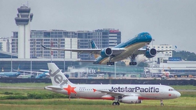 Vietnam Airlines and Jetstar Pacific have announced plan to adjust schedules of their flights  to and from airports in the south central region due to storm Matmo. (Photo: VNA)
