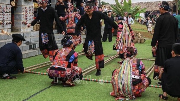 The activities will introduce visitors to folk songs, dances, cuisine, specialties and customs of the groups. (Image for illustration/Photo: VNA)