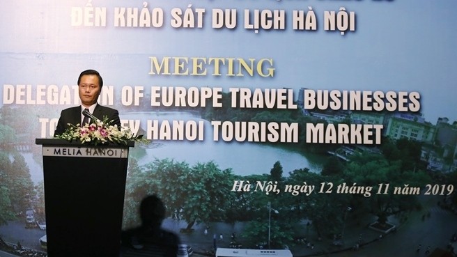 Director of the Hanoi Department of Tourism Tran Duc Hai speaking at the event (Photo: baodautu.vn)