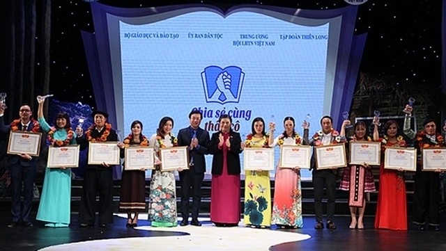 Teachers working in ethnic minority areas honoured