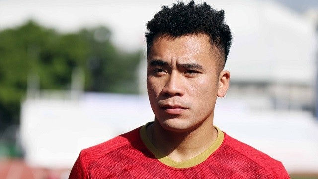 Defender Bui Tien Dung during a press interview before Vietnam U22s’ training camp in Manila, the Philippines on November 26, 2019. (Photo: Vietnam Football Federation)