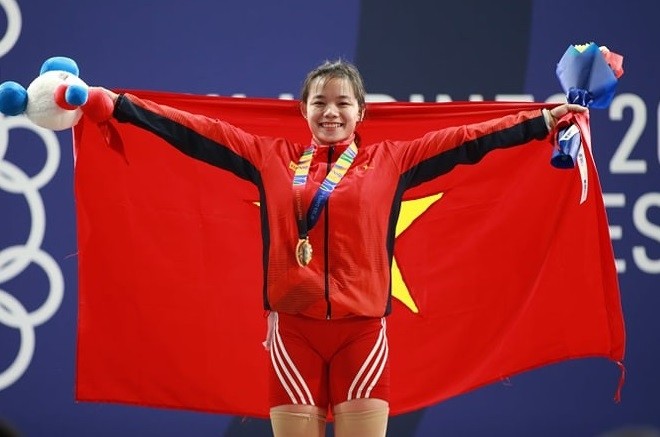 Pham Thi Hong Thanh wins the fourth gold medal for Vietnamese weightlifting in this year's SEA Games. 