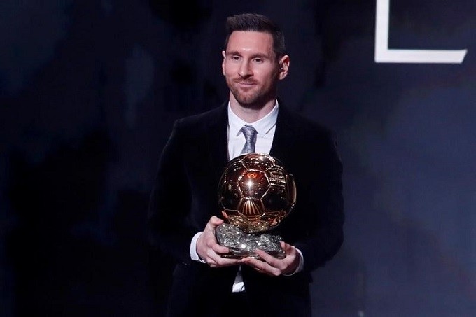 Soccer Football - The Ballon d’Or awards - Theatre du Chatelet, Paris, France - December 2, 2019 Barcelona's Lionel Messi with the Ballon d'Or award. (Reuters)