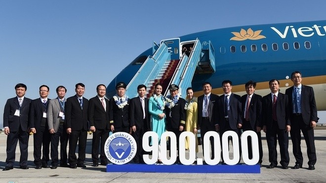 The 900,000th safe flights welcomed at the Noi Bai airport. (Photo: zing)