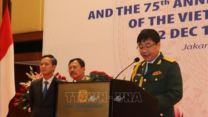 Defense Attaché in Indonesia, Senior Lieutenant Colonel Nguyen Tuan Duc, speaking at the ceremony. (Photo: VNA)