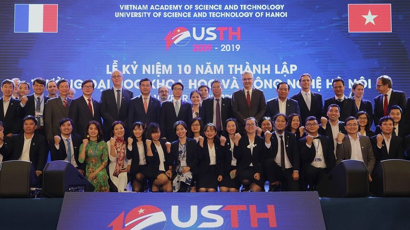 At the ceremony to mark the tenth anniversary of Vietnam - France University (Photo: VGP)