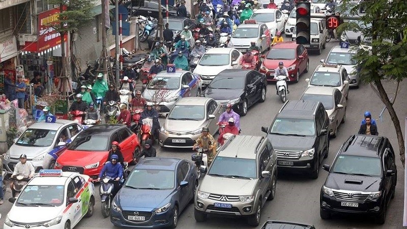 A congested road in Hanoi (Photo: Bao Tin Tuc)