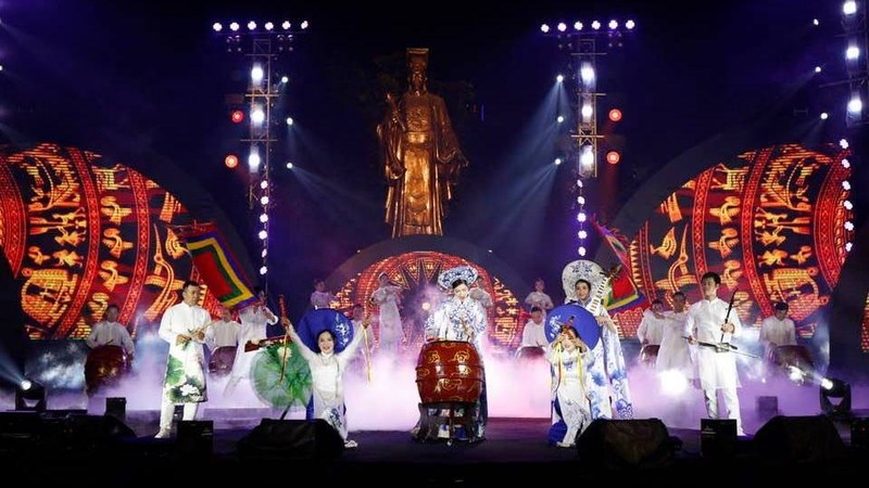 A performance to celebrate Hanoi joining the UNESCO Creative Cities Network (Photo: Ha Noi Moi)