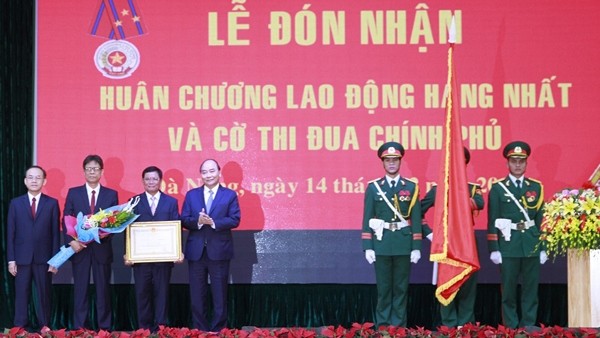 PM Nguyen Xuan Phuc attends the founding anniversary of the Academy of Politics Region III (Photo: VGP)