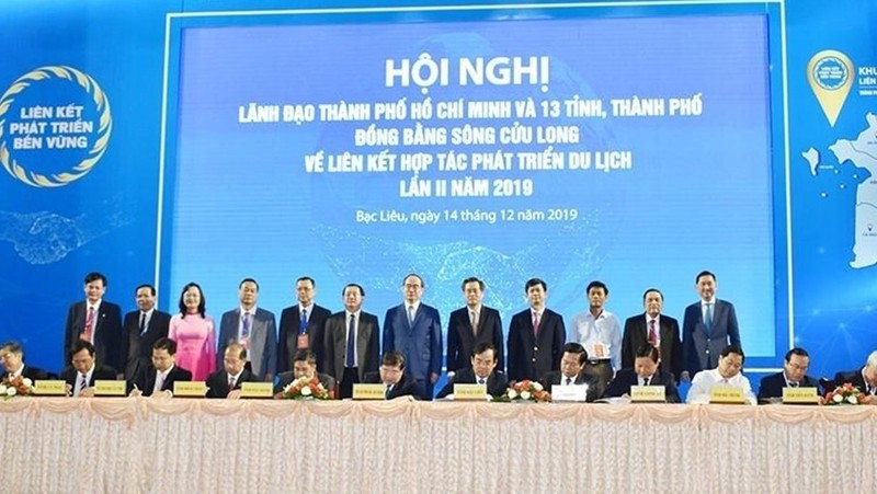 The conference on tourism cooperation between HCMC and Mekong Delta provinces (Photo: VNA)