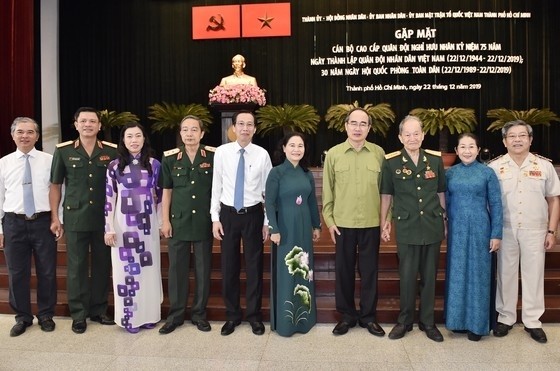 Delegates at a meeting held in Ho Chi Minh City on December 22 to salute retired high-ranking military officials on the occasion of the 75th founding anniversary of Vietnam People’s Army