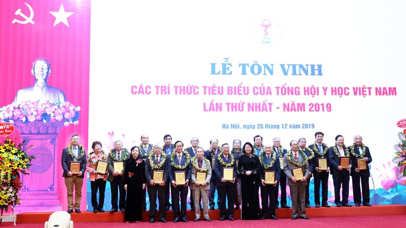 At the honour ceremony (Photo: tuoitrethudo.vn)