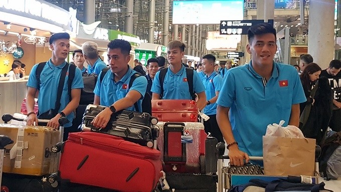 Vietnam U23s arrive at the airport in Bangkok, Thailand.