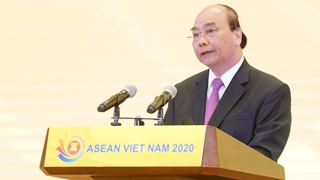 PM Nguyen Xuan Phuc speaks at the event. (Photo: VGP)
