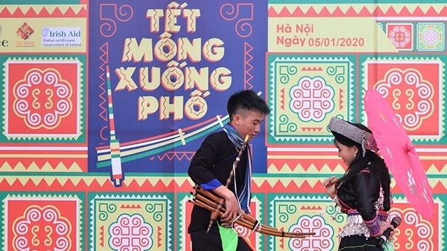 The annual cultural event of the Hmong community living and studying in Hanoi is considered as an opportunity for the community to celebrate the New Year traditionally together as well as promote the cultural characteristics to Hanoi’s public.